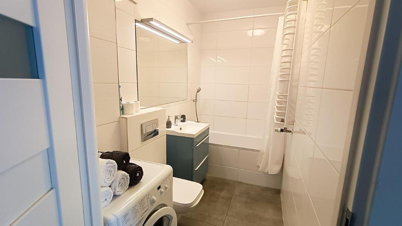 Apartament Niedaleko Centrum Warszawy Varsovia Exterior foto