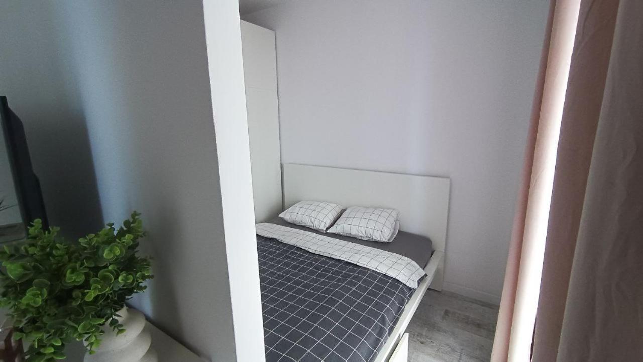 Apartament Niedaleko Centrum Warszawy Varsovia Exterior foto